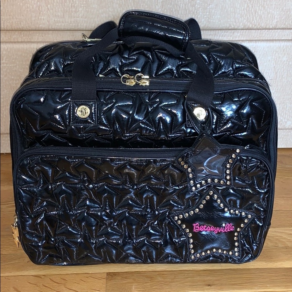Betsey Johnson Betseyville Rolling Travel Bag